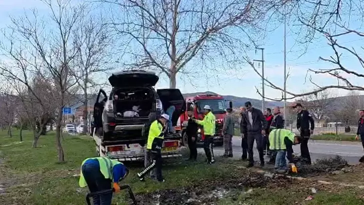 Tokat'ta Feci Kaza: Ağaca Çarpıp Alev Alan Cipte 1 Ölü, 2 Yaralı