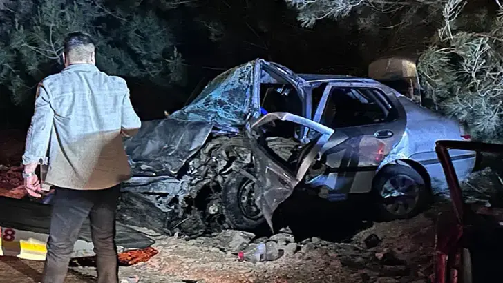 Adana'da Feci Kaza: İki Otomobil Kafa Kafaya Çarpıştı, Karı Koca Hayatını Kaybetti