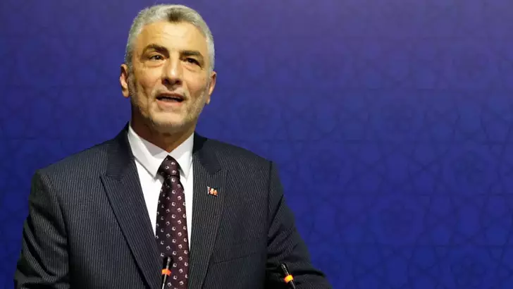 BAKAN BOLAT MÜJDEYİ VERDİ: NİSAN AYINDA TÜM ZAMANLARIN İHRACAT REKORU KIRILDI!