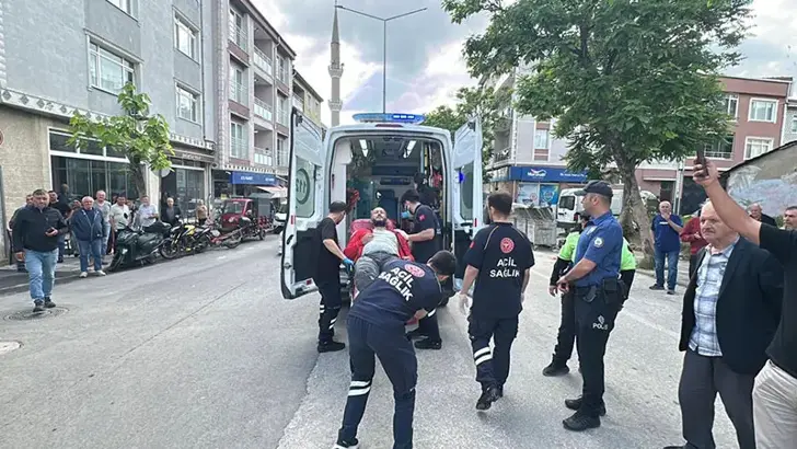 Edirne'de Kamyonet Dehşeti: Park Halindeki 5 Aracı Biçti, 2 Yaralı
