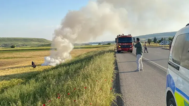 KİLİS'TE OTOMOBİL TARLAYA SAVRULDU: 4'Ü ÇOCUK 6 YARALI
