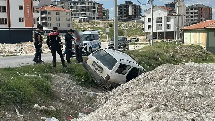 Kütahya'da Polisten Kaçan Ehliyetsiz Gence Rekor Ceza: 282 Bin Lira