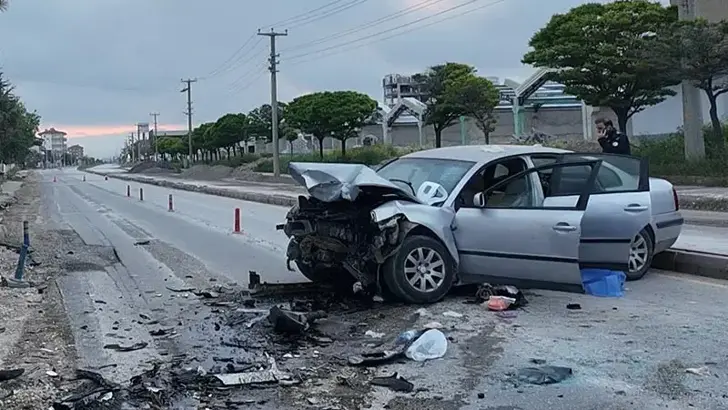 Niğde'de Feci Kaza: İki Otomobil Çarpıştı, 2 Ölü, 2 Yaralı