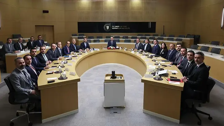 Bakan Bayraktar, DEİK Heyetiyle Görüştü: Gündem Yurt Dışı Enerji ve Maden Yatırımları