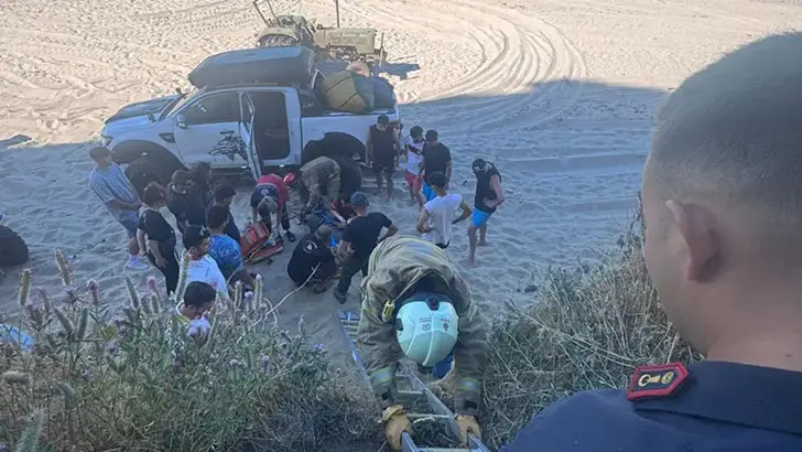 Çatalca'da Yamaç Paraşütü Kayalıklara Çarptı: 1'i Çocuk 2 Yaralı