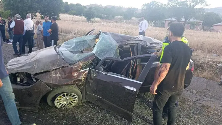Diyarbakır'da Feci Kaza: Takla Atan Otomobilde Anne ve 3 Yaşındaki Oğlu Hayatını Kaybetti