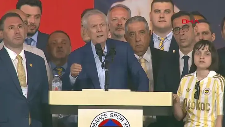 Fenerbahçe'nin Yeni Başkanı Aziz Yıldırım'dan Şampiyonluk ve Transfer Müjdesi: "15 Gün İçinde Tamamlayacağız"