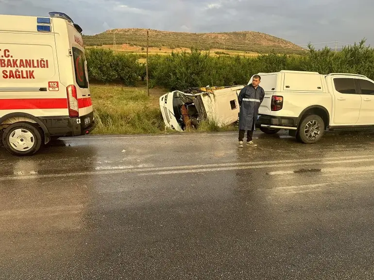 Isparta'da Tur Midibüsü Şarampole Devrildi: 5 Ölü, 25 Yaralı