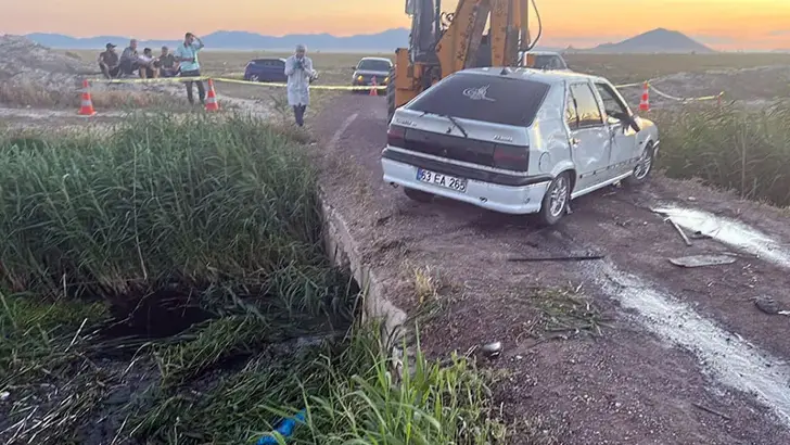 Karaman'da Feci Kaza: Tarım İşçisi Ailenin Otomobili Sulama Kanalına Düştü, 3 Kardeş Hayatını Kaybetti