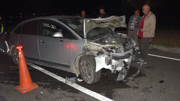 Kırıkkale'de Korkutan Kaza: Arıza Yapan Otomobile Çarptı, 6 Yaralı