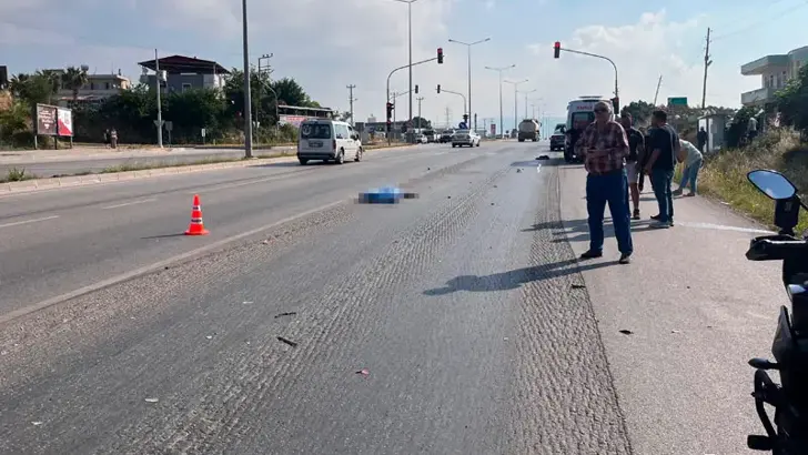 Silifke'de Kahreden Kaza: Otomobilin Çarptığı Motosikletteki Baba ve Kızı Yaşamını Yitirdi