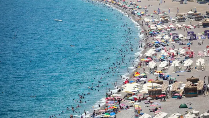 Turizmde 'Altın Sezon' Başladı: 5 Ayda 40 Milyon Turist Hedefi