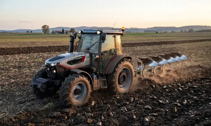 Türk Traktör Devi TÜMOSAN, 'Tractor of the Year 2027'de Finale Yükseldi