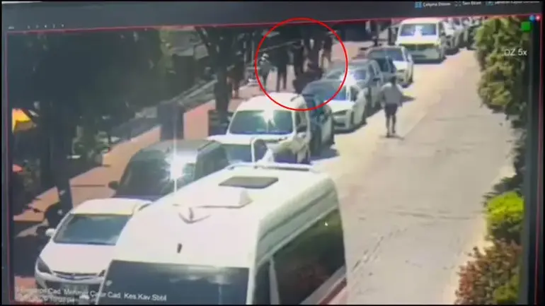 Alanya'da Akılalmaz Olay: Market Soydu, İçinde Çocuk Olan Otomobili Gasbedip Kaçtı