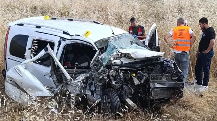 Amasya'da Cenaze Dönüşü Feci Kaza: Anne ve İki Oğlu Hayatını Kaybetti