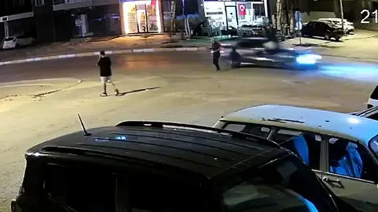Antalya'da Feci Kaza: Otomobilin Çarptığı Kadın Hayatını Kaybetti