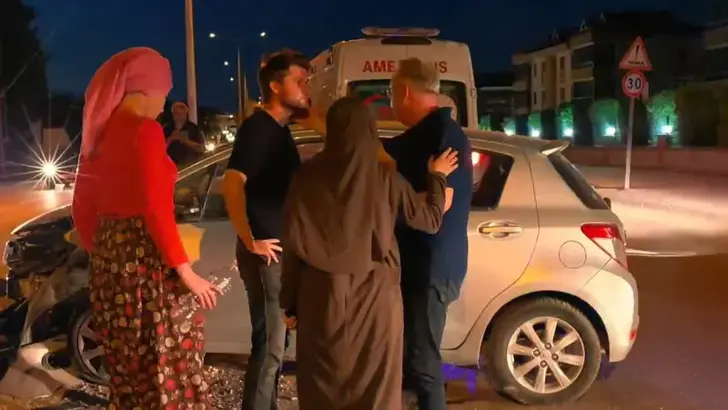 Bursa'da Yürek Burkan Kaza: Yaralı Sürücüye İlk Müdahaleyi Doktor Babası Yaptı
