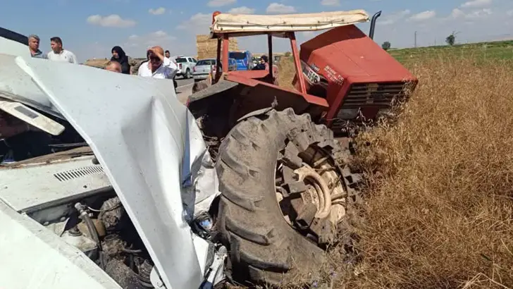 Çankırı'da Feci Kaza: Otomobil Traktöre Çarptı, 3 Ölü, 1 Yaralı