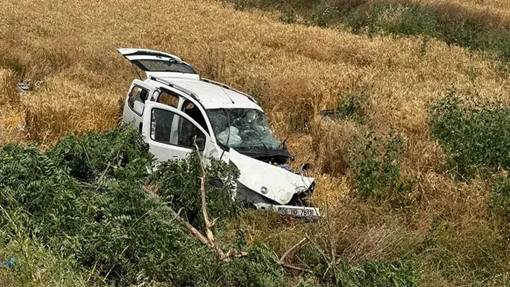 Çankırı'da Katliam Gibi Kaza: Hafif Ticari Araç ile Otomobil Çarpıştı, 3 Ölü, 4 Yaralı