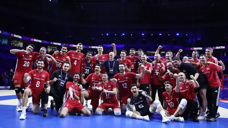 Filenin Efeleri Sırbistan'ı Set Vermeden Devirdi: 3-0