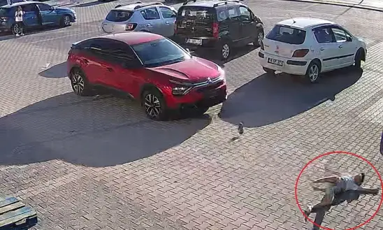 İnegöl'de Feci Kaza: Koşarak Yola Fırlayan Çocuğa Otomobil Çarptı