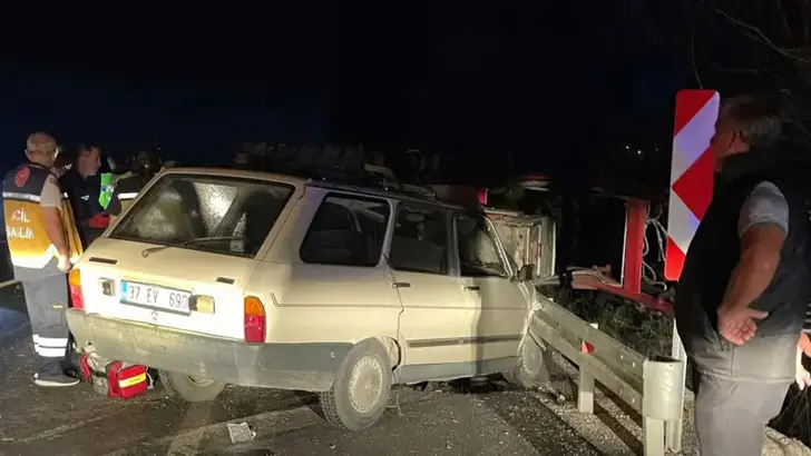 Kastamonu'da Otomobil ile Traktör Çarpıştı: 1 Ölü, 1 Yaralı
