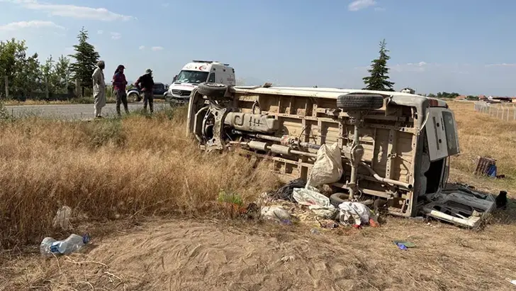 Konya'da Tarım İşçilerini Taşıyan Minibüs Devrildi: 17 Yaralı