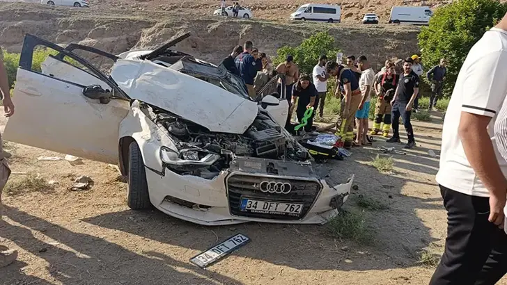 Şırnak'ta Kahreden Kaza: Otomobil Şarampole Yuvarlandı, 2 Ölü, 2 Ağır Yaralı