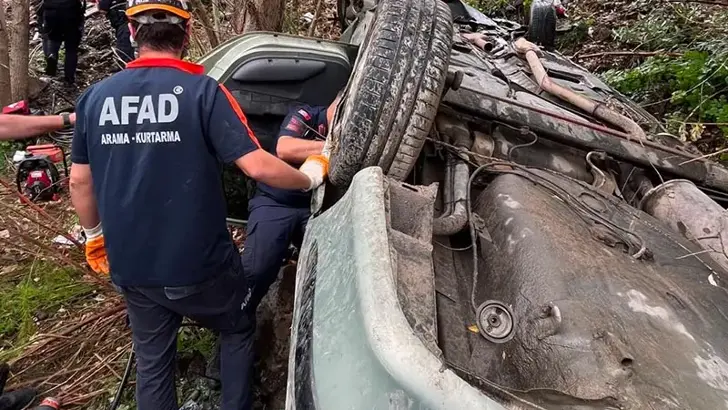 Sivas'ta Kahreden Kaza: Otomobil Dere Kenarına Devrildi (1 Ölü, 4 Yaralı)
