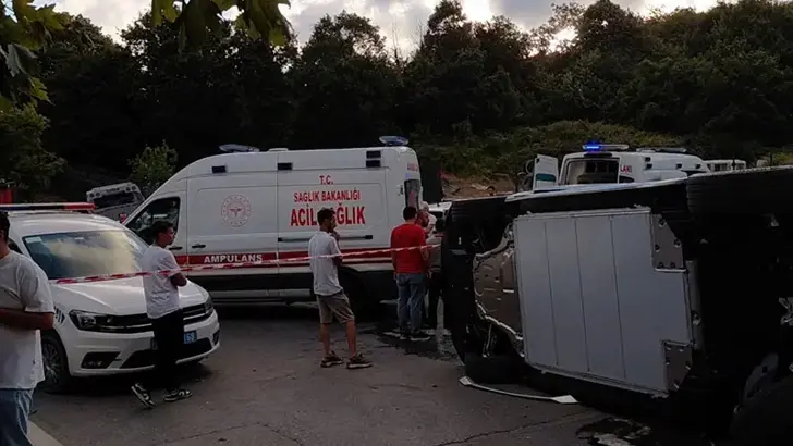 Beykoz'da Korkutan Kaza: İki Otomobil Çarpıştı, 7 Yaralı