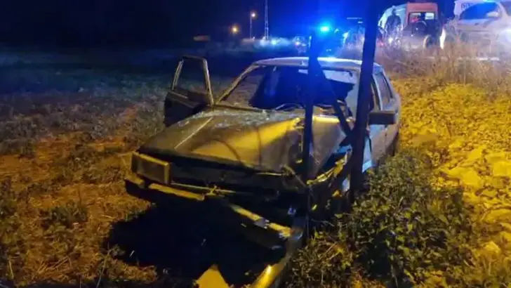 Çorum'da Trafik Kazası: Elektrik Direğine Çarpan Sürücü 2.86 Promil Alkollü Çıktı