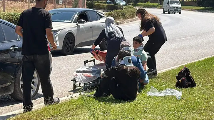 Eskişehir'de Kaza İhbarına Giden Polis Aracına Otomobil Çarptı: 6 Yaralı