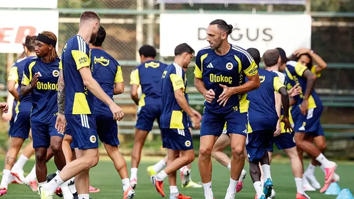 Fenerbahçe, Şampiyonlar Ligi'ndeki Sturm Graz Maçı Hazırlıklarını Sürdürüyor