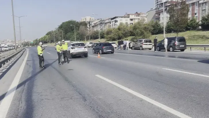 İstanbul'da 10 Araç Birbirine Girdi: TEM Otoyolu'nda Zincirleme Kaza
