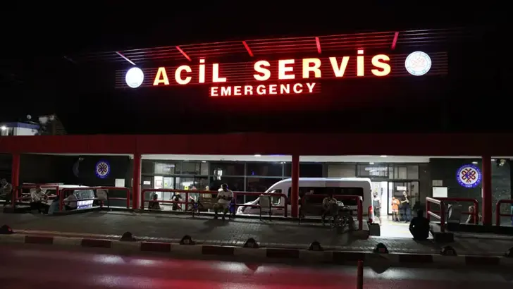 İzmir'de Feci Motosiklet Kazası: 1 Ölü, 1 Ağır Yaralı
