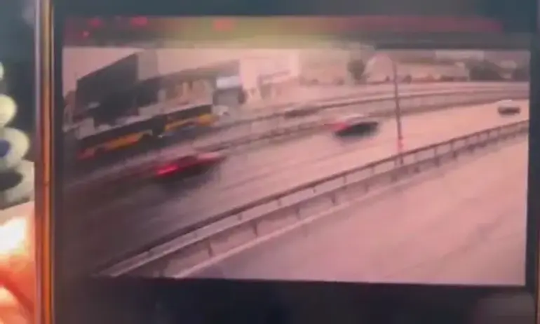 Küçükçekmece’de 3 Kişinin Öldüğü Feci Kaza Kamerada: Ölenlerden Biri İzinli Polis Memuru