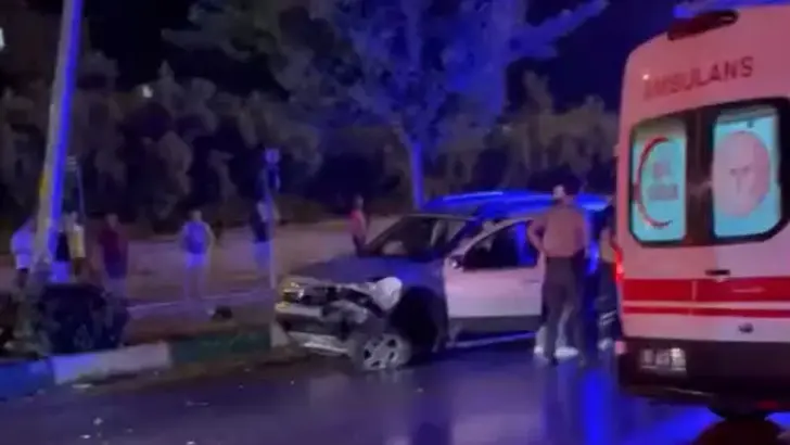 Osmaniye’de Zincirleme Trafik Kazası: 3 Araç Birbirine Girdi, 4 Yaralı