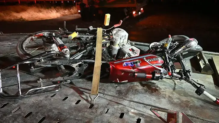 Kırıkkale’de Kontrolden Çıkan Motosiklet Levhaya Çarptı: 1'i Ağır 2 Yaralı