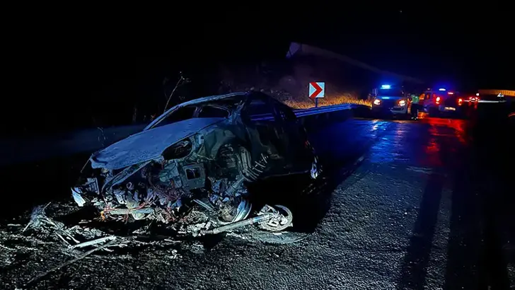 Kayseri’de Feci Çarpışma: Alev Alan Otomobil ve Motosiklet Kül Oldu, 2 Yaralı