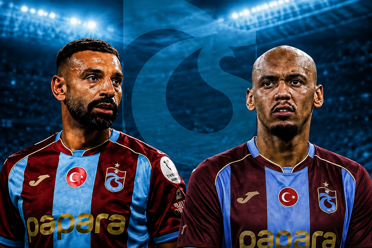 Trabzonspor'da Bomba Üstüne Bomba: Fabinho ve Salah'ın Ardından Teknik Heyete Jerome Boateng Hamlesi! Kadrosuna kattığı dünyaca ünlü yıldızlarla transfer dönemine damga vuran Trabzonspor, teknik yapılanmasında da adından söz ettirecek dev bir adım atmaya hazırlanıyor. Fabinho ve Muhammed Salah gibi isimlerle futbol dünyasında büyük yankı uyandıran bordo-mavili yönetimin, eski Alman milli futbolcu Jerome Boateng ile yardımcı antrenörlük görevi için masaya oturduğu öğrenildi. Boateng Trabzon'a Geldi Kariyerinde Bayern Münih ve Manchester City gibi Avrupa devlerinin yanı sıra Almanya Milli Takımı ile de sayısız başarıya imza atan Jerome Boateng'in, yüz yüze görüşmelerde bulunmak üzere Trabzon'a geldiği belirtildi. Futbolculuk kariyerindeki engin tecrübesini kulübeye taşımak isteyen deneyimli ismin, bordo-mavili ekibin teknik kadrosunda yardımcı antrenör olarak görev alması gündemde. Taraflar arasındaki görüşmelerin olumlu bir eksende ilerlediği ifade ediliyor. Thomas Reis'ten Yıldızlara Yakın Markaj Teknik heyetteki bu hareketliliğin yanı sıra, Trabzonspor Teknik Direktörü Thomas Reis de yeni sezon öncesi takım içi uyumu ve motivasyonu en üst seviyeye çıkarmak için yoğun bir mesai harcıyor. Gazeteci Hasan Tüncel'in aktardığı bilgilere göre; Alman çalıştırıcı, iletişim sürecine takımın yeni süperstarı Muhammed Salah ile özel bir görüşme gerçekleştirerek başladı. Ardından tüm takımla bir araya gelerek uzun soluklu toplantılar yapan Reis'in, kısa süre içerisinde oyuncularına güven aşılamayı ve yıldızlarla dolu kadronun takımdaşlık duygusunu pekiştirmeyi hedeflediği kaydedildi.