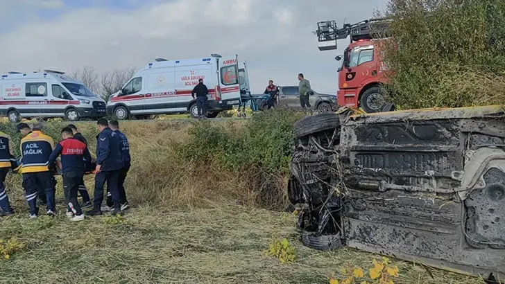 Adıyaman'da Kontrolden Çıkan Ticari Taksi Şarampole Devrildi: 5 Yaralı